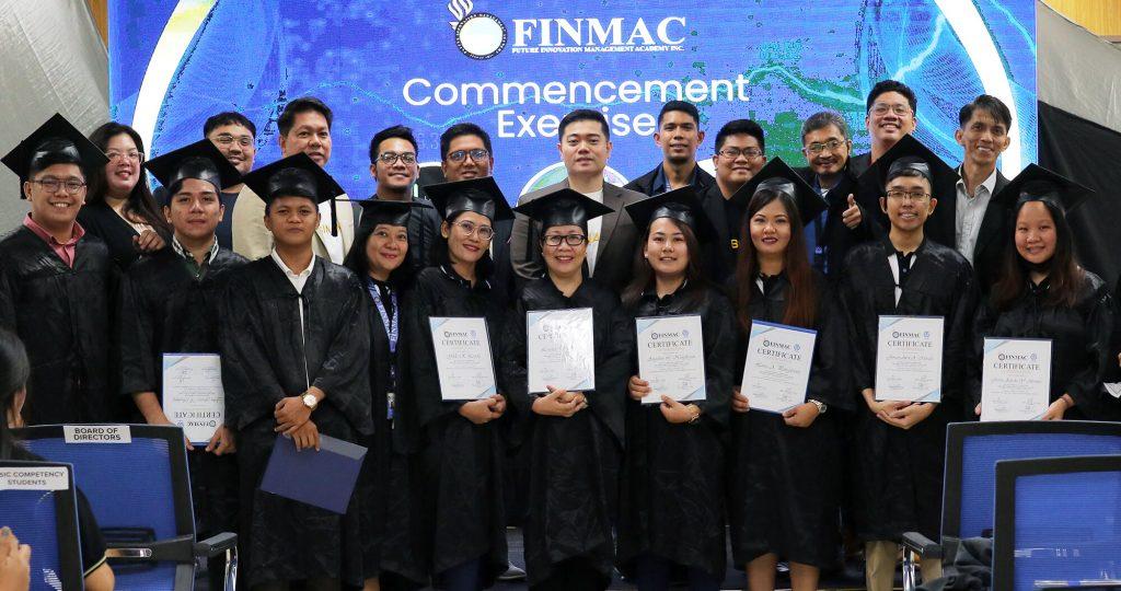 finmac-graduate-2